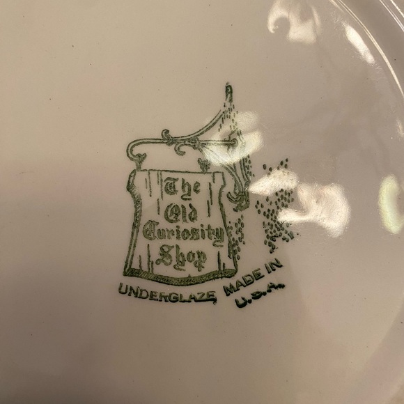 Vintage dinner plate “The Old Curiosity Shop” 10” across by Royal USA - Picture 4 of 4